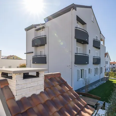 Apartman Perla No1 *